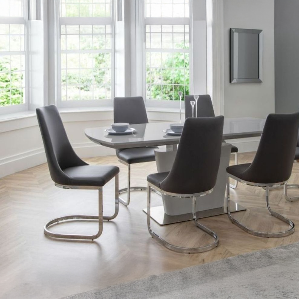 THE EVOLUTION OF CANTILEVER DINING CHAIRS: A JOURNEY THROUGH TIME